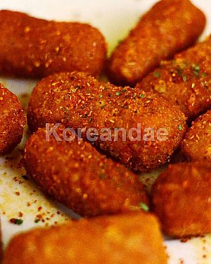 Mozzarella Goreng Pedas Hot Spicy Isi 12 (Frozen Food Korea HALAL)
